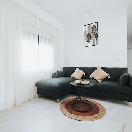 Shiny Nab Super Family Apartment Malaga Exterior photo
