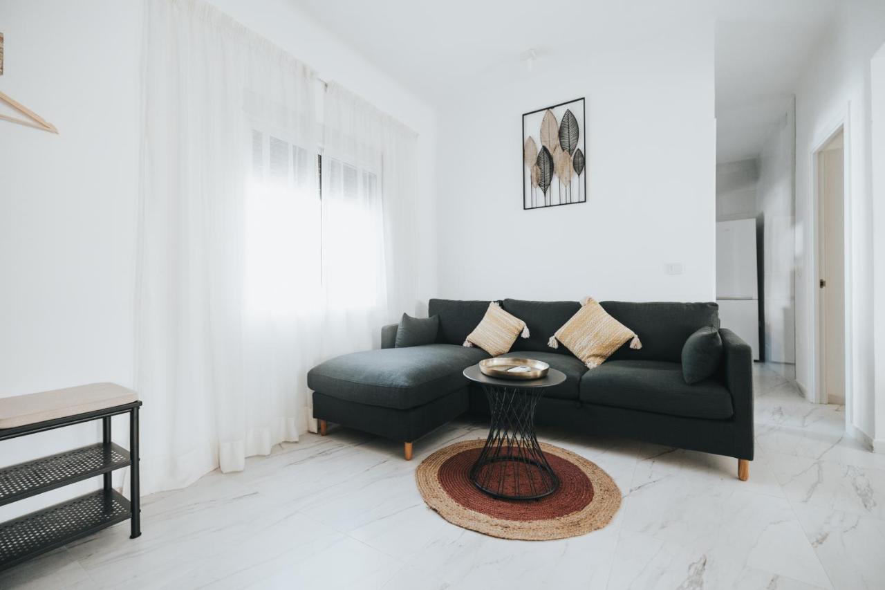 Shiny Nab Super Family Apartment Malaga Exterior photo