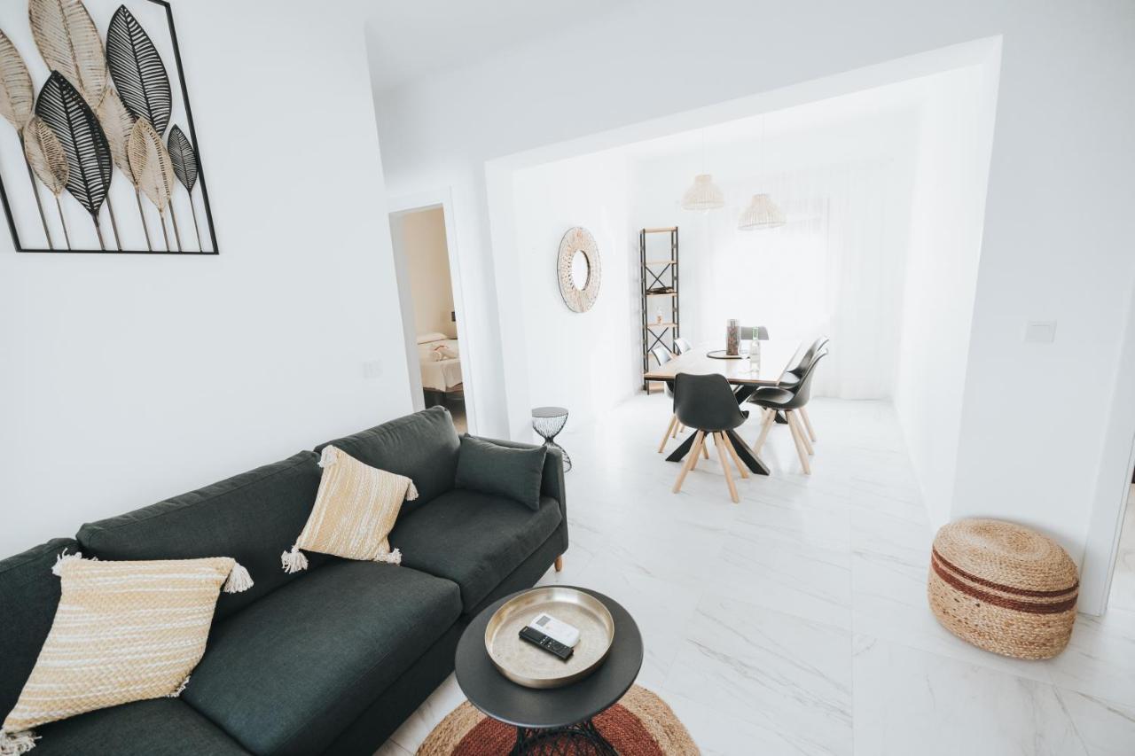 Shiny Nab Super Family Apartment Malaga Exterior photo