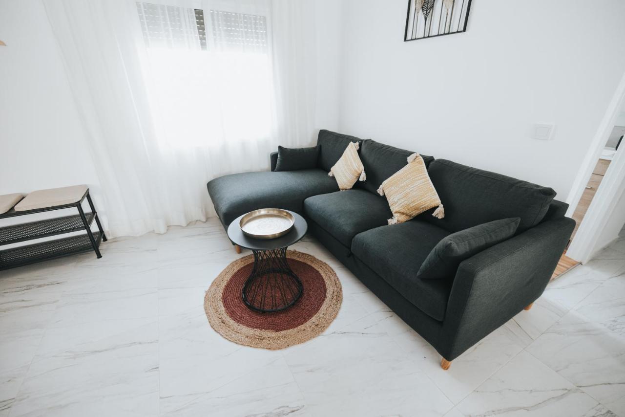 Shiny Nab Super Family Apartment Malaga Exterior photo